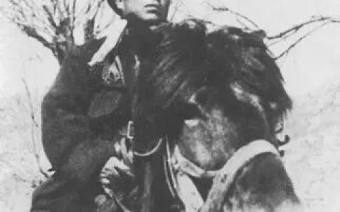 朱德九十高龄写下“革命到底”铭志，毛主席赞誉他是“人民的光荣”