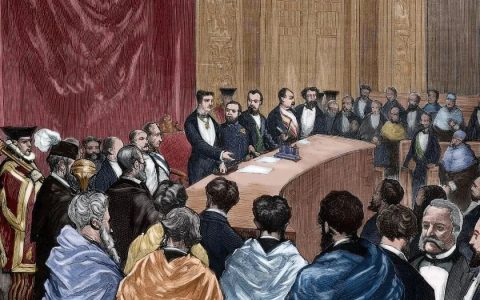 国际法的进步性，在强权面前的软弱性